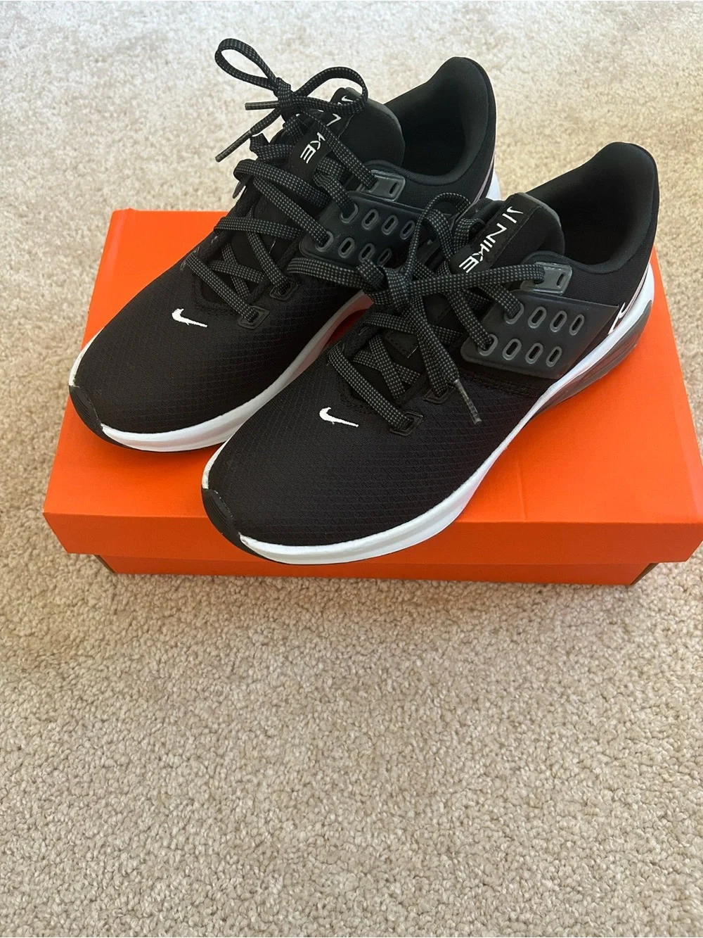 NWT Womens Nike Air Max Bella TR 4